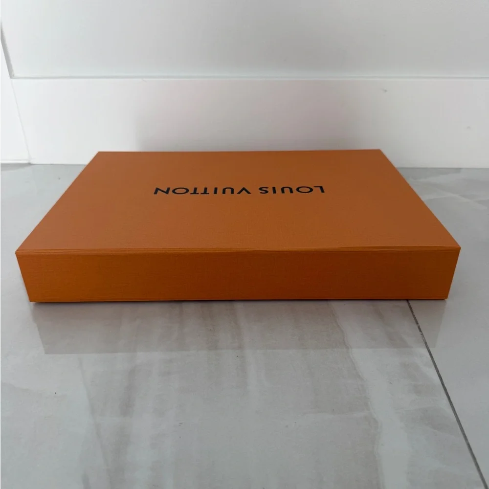 Louis Vuitton New “Button” Close Box w Tissue Ribbon Receipt Holder Shopping Bag - Picture 8 of 16